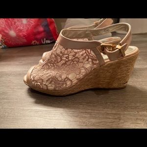 Mootsie tootsie wedges